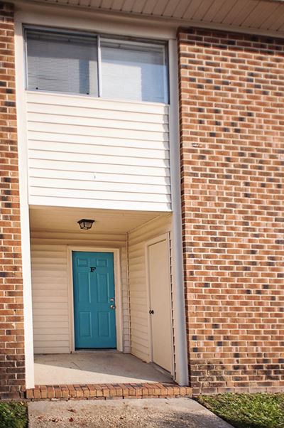 Douglas Square Apartments Exterior